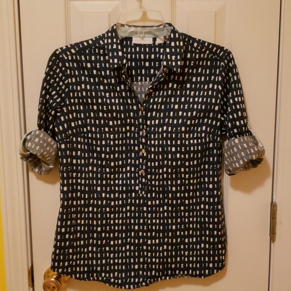 New York & Company Tops - 💰💰New York and company  shirt💰💰